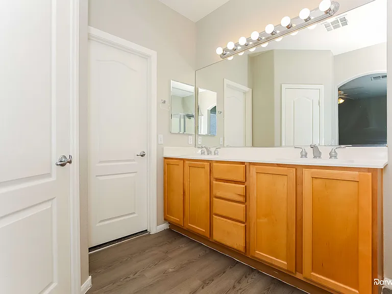 7549 Trickling Wash Dr — Photo 10