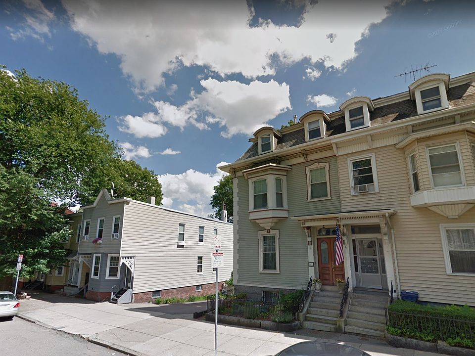 2nd image of 851 E Broadway