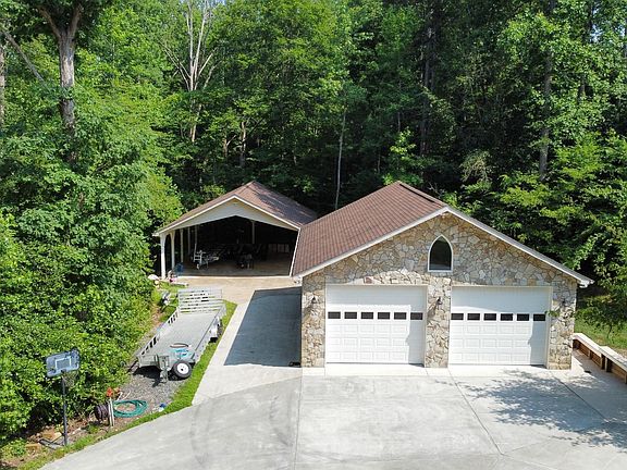 2nd image of 72 Forest Ln