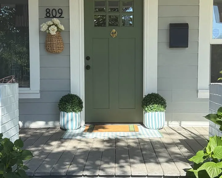 809 Sumner Ave — Photo 1