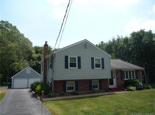 29 Locust Ct, Waterford, CT 06385