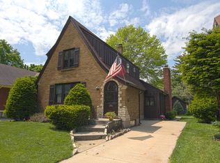 606 Lavoie Ave, Elgin, IL 60120