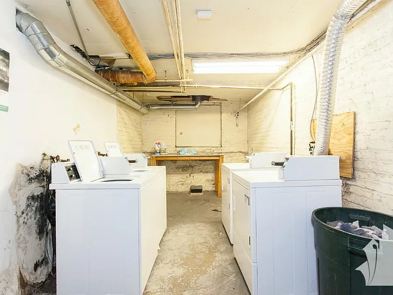654 W Cornelia Ave #2 — Photo 9