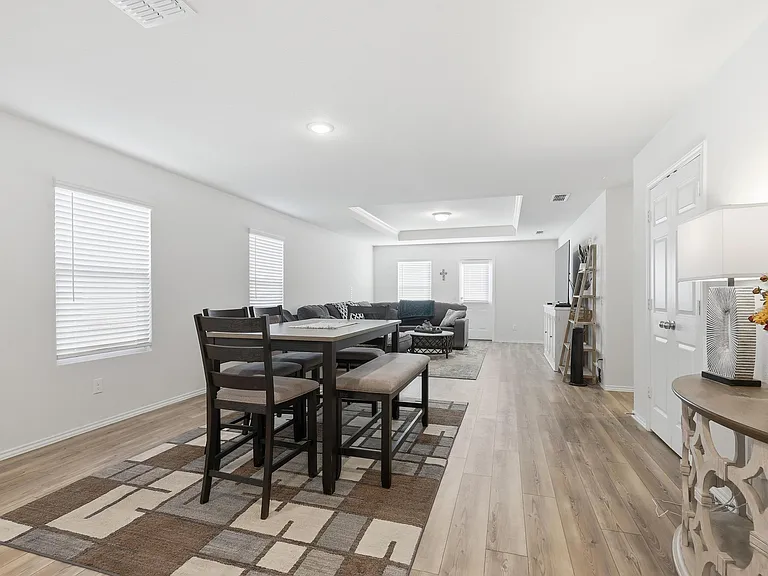10101 Newtown Dr — Photo 13