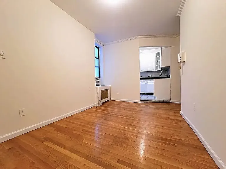 408 W 44th St #XY — Photo 1