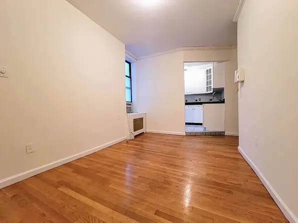 408 W 44th St #Xy, New York, NY 10036