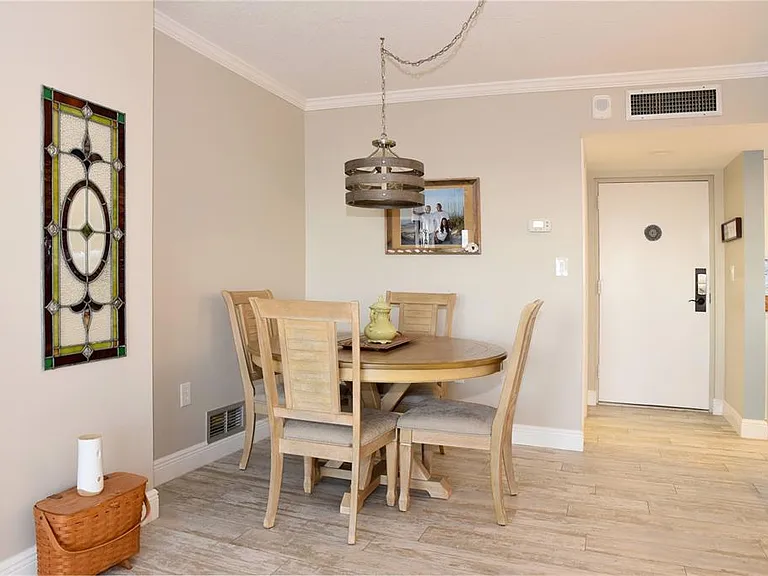 4900 Brittany Dr S #811 — Photo 8