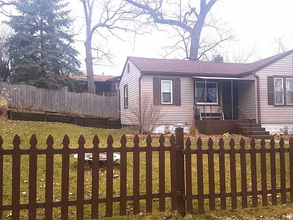 3rd image of 16114 Latrobe Ave
