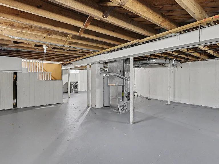 1189 Woodland Dr — Photo 13
