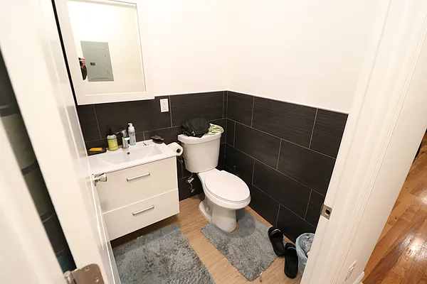 Rented by BIG Management NY | media 12