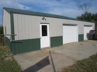 1020 N Hemlock St, Ottawa, KS 66067