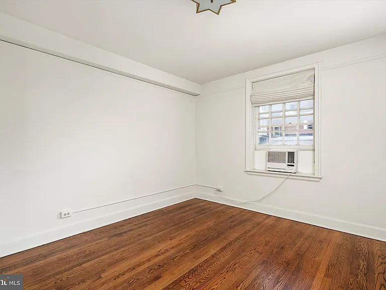 25 Palmer Sq W #A — Photo 20