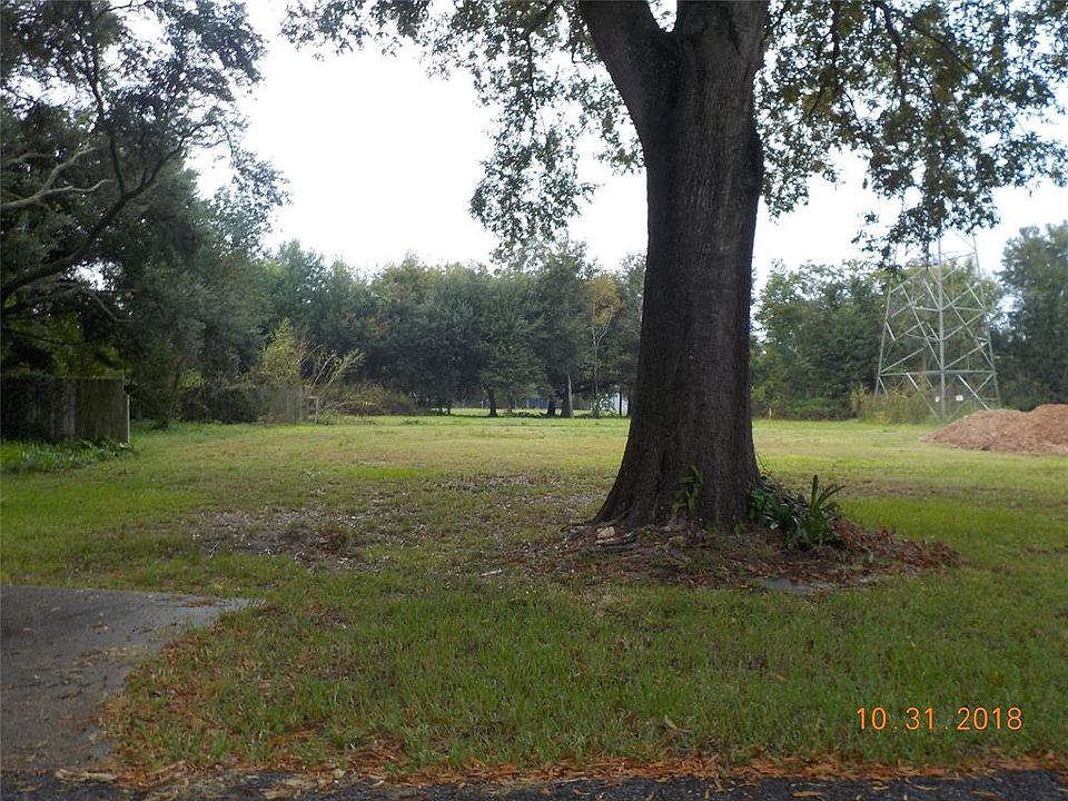 2nd image of 3620 Cadena Dr