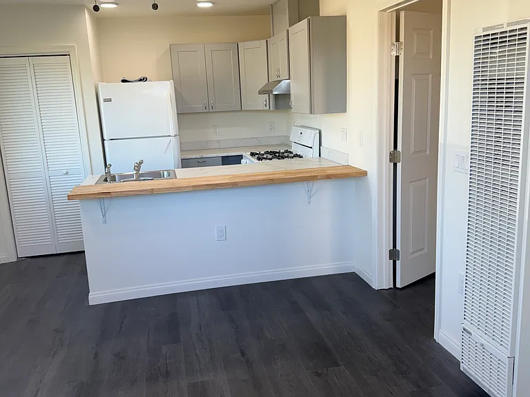 522 Drake Dr #2 — Photo 1