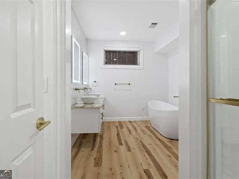1711 Summit Glen Ln NE — Photo 32