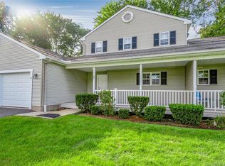 24 Dibble Hollow Ln #24, Windsor Locks, CT 06096