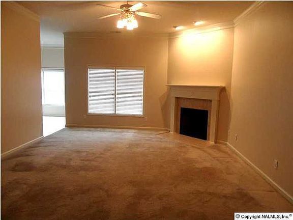 5th image of 215 Deerfoot Dr