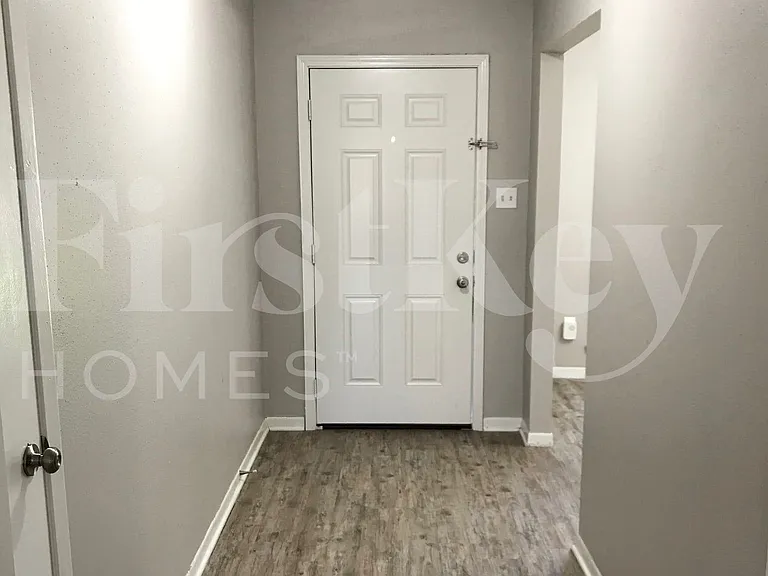 6719 Indian Falls Dr — Photo 2