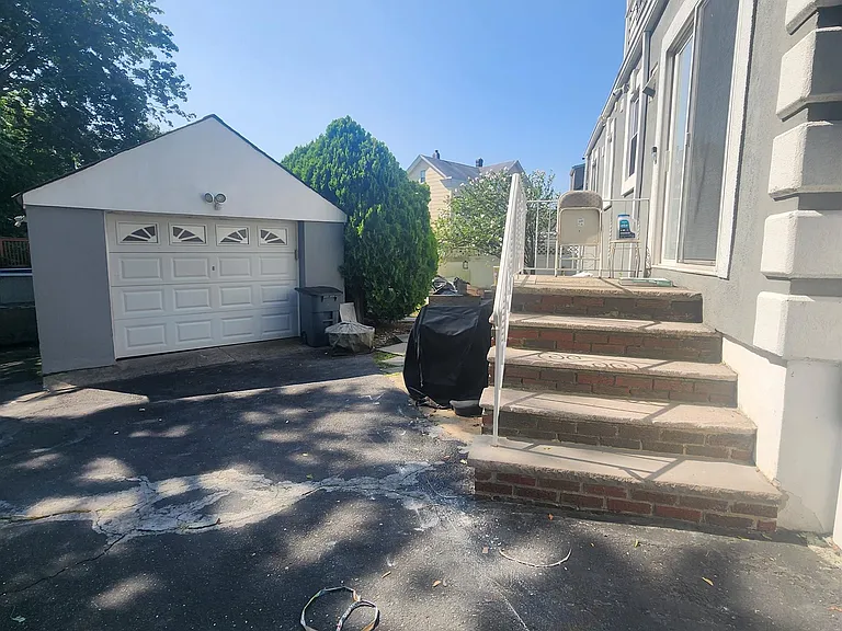 657 Broad St — Photo 16