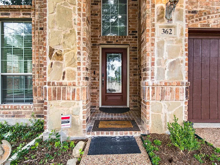 362 Spring Meadow Dr — Photo 3