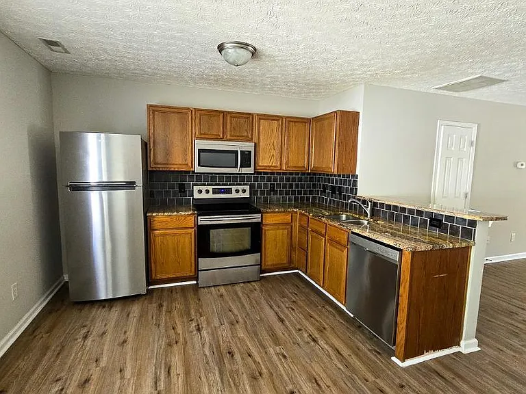3105 Ivey Wood Ln — Photo 10