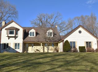 N28W22164 Indianwood Ct, Waukesha, WI 53186