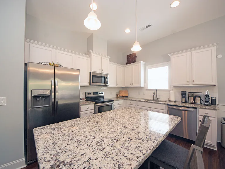 107 Prescott Cir — Photo 3