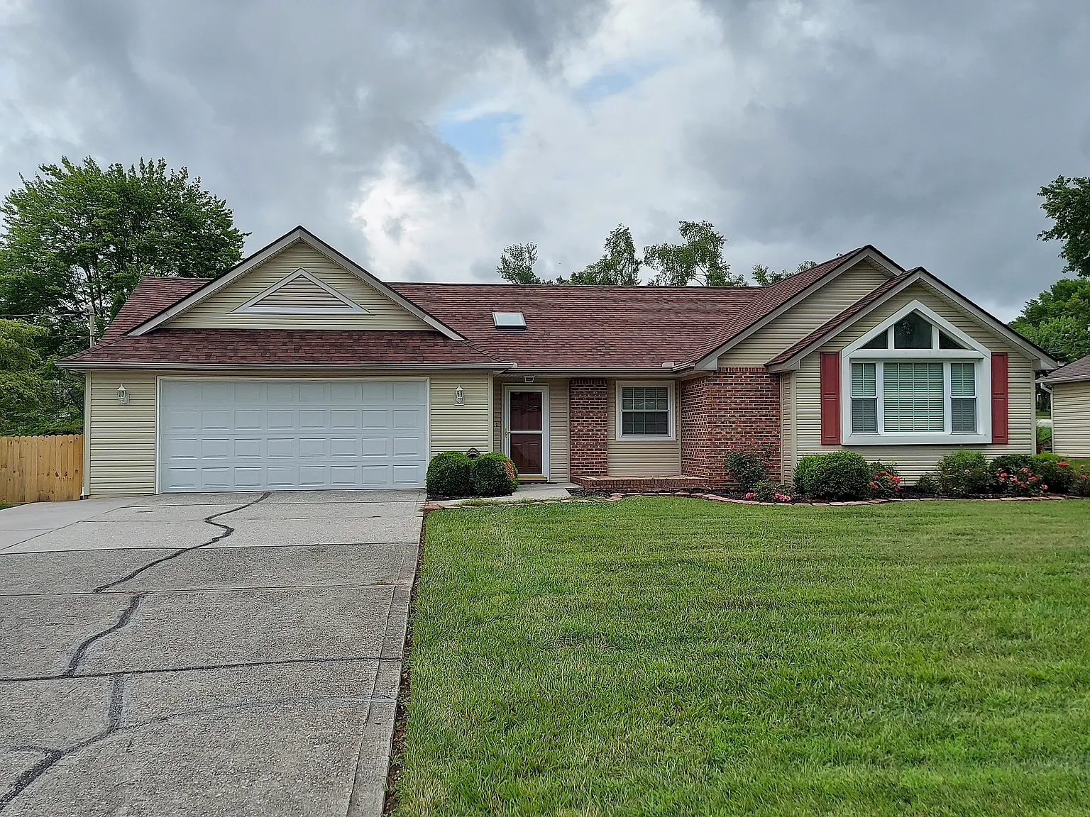 3 bed, 1800 sqft, $2,400 — Photo 1
