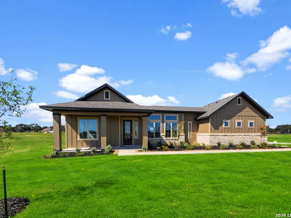 184 PRADERA RIDGE DR, Floresville, TX 78114