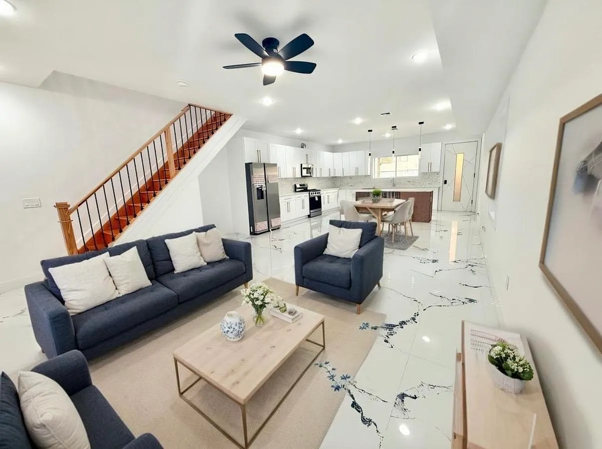 3 bed, 2.5 bath, $3,500 — Photo 2