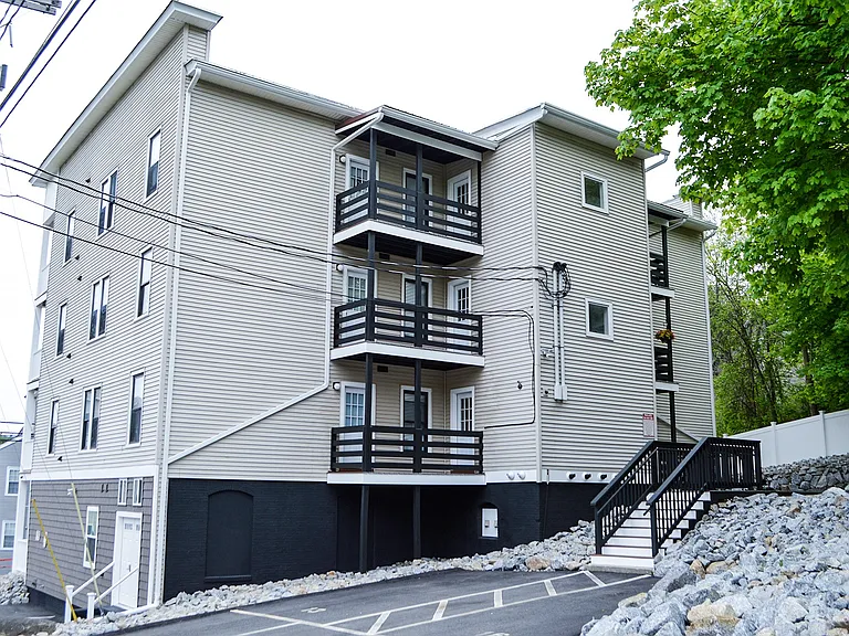 19 Bridge St #13 — Photo 2