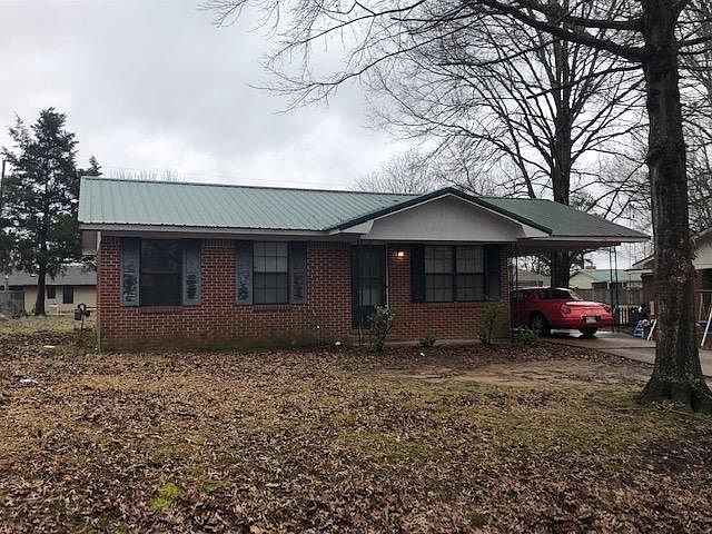1st image of 107 Oak Dr