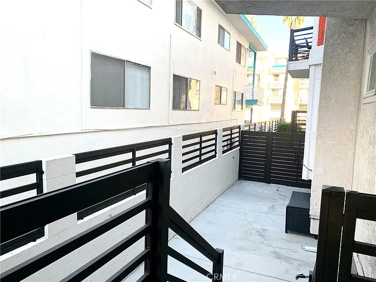 425 S Catalina Ave #4 — Photo 9