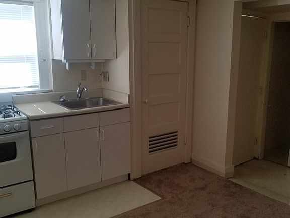 4th image of 5046 15th Ave NE #5