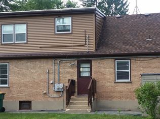 353 N Slusser St APT 2, Grayslake, IL 60030