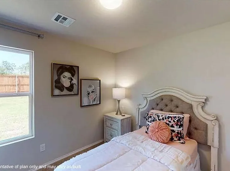 935 SW 9th St — Photo 8