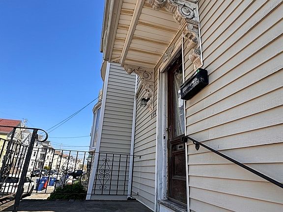 3rd image of 156 Holly St
