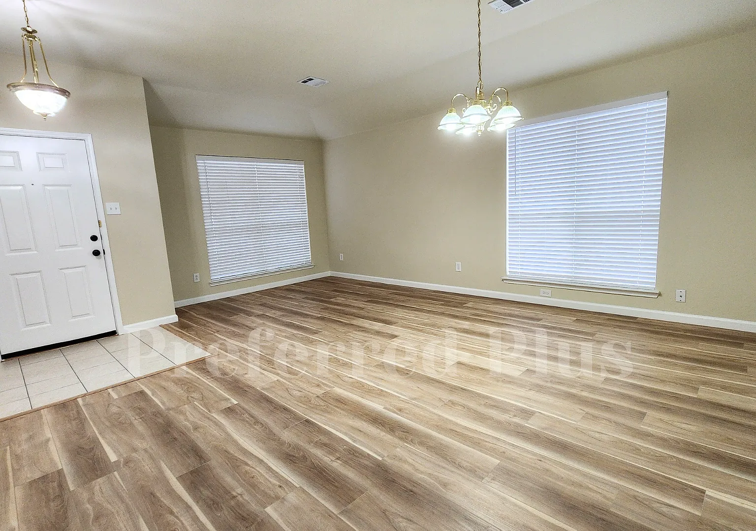 4 bed, 1960 sqft, $2,450 — Photo 3
