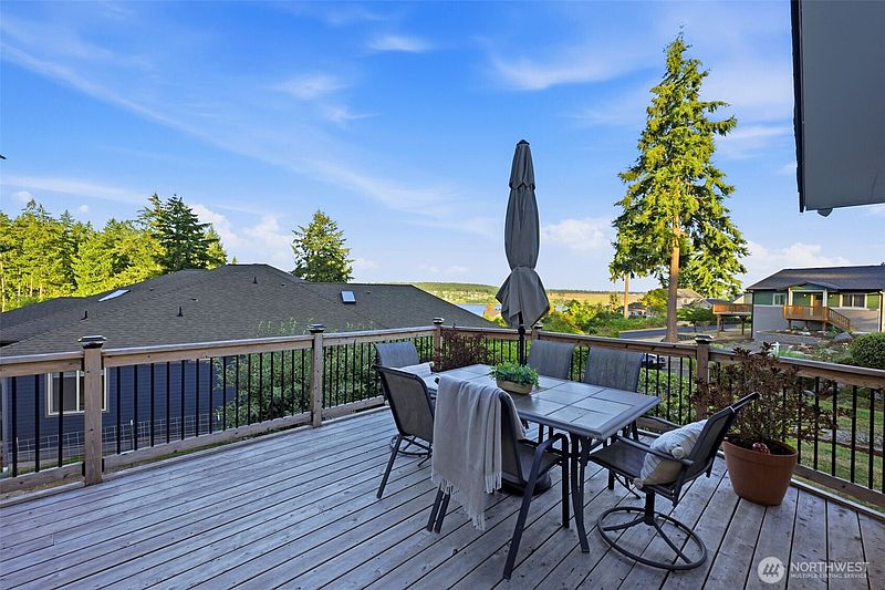 4th image of 1263 Pilchuck Drive