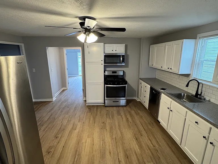 1232 Payne St — Photo 4