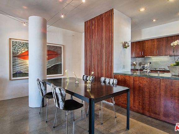 4th image of 660 Sweetzer Ave #107