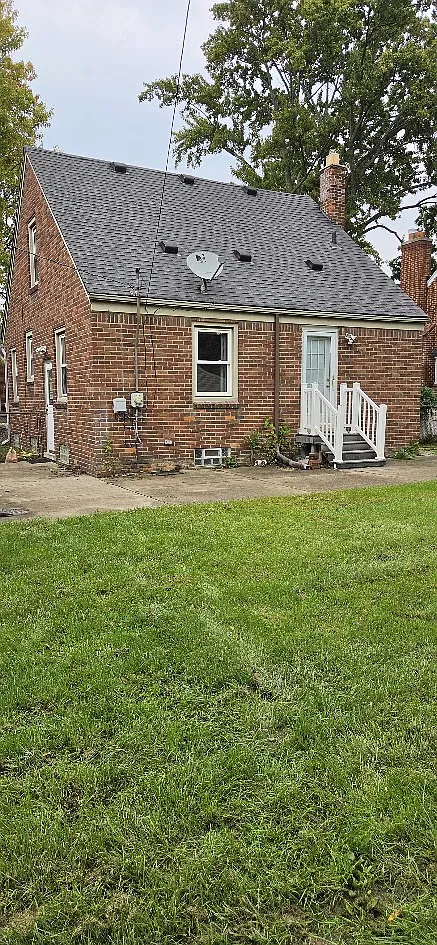 15280 Couzens Avenue - 1 — Photo 2