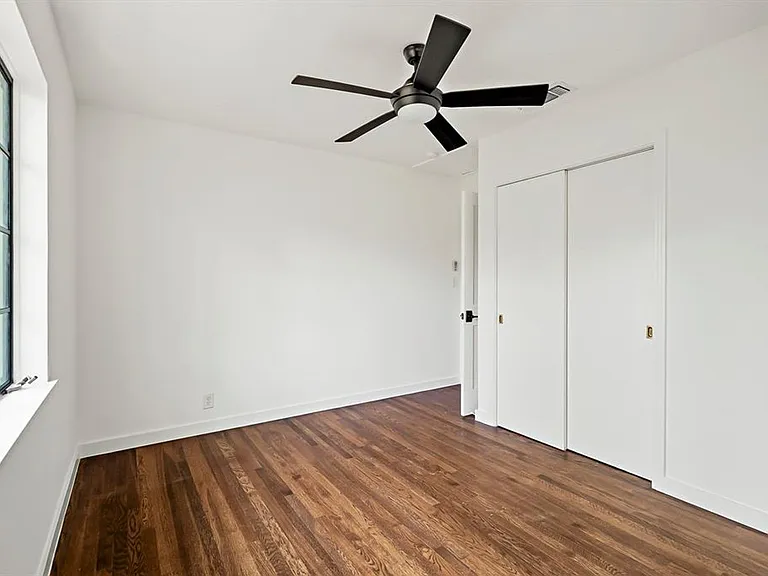1207 Ridgemont Dr — Photo 12