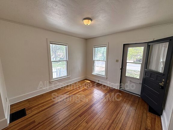 2nd image of 612 E Del Norte St