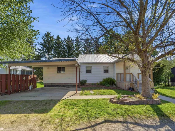 614 King St, Gladbrook, IA 50635
