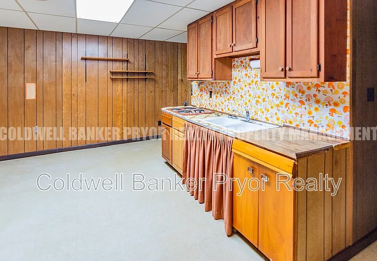 165 Lakeshore Ct — Photo 31