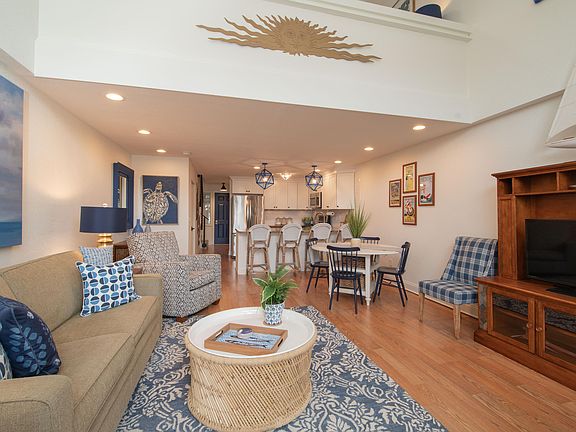 3rd image of 144 Dunkley Ave