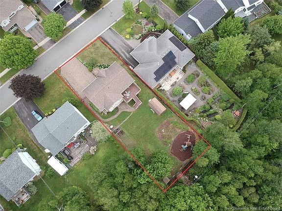 2nd image of 199 Hearne St