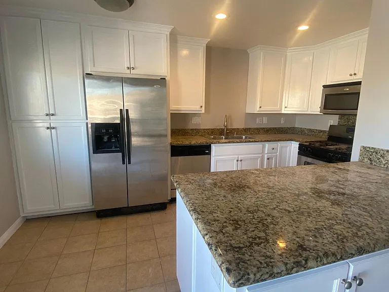 1460 Obispo Ave #D — Photo 2