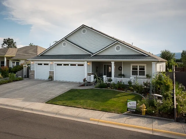 463 Ridgeway Ave photo 1